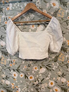 Abercrombie & Fitch White Smocked Puff Sleeve Crop Top